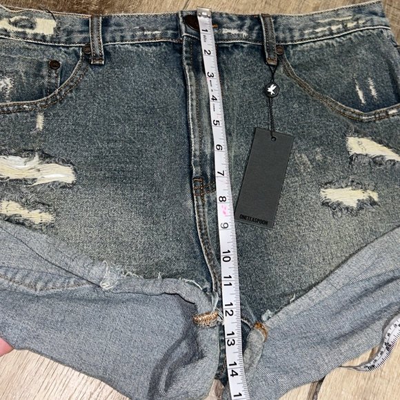NWT One Teaspoon Bandits Jean Shorts Size 32  Memphis Distressed Mid Waist - Picture 11 of 14